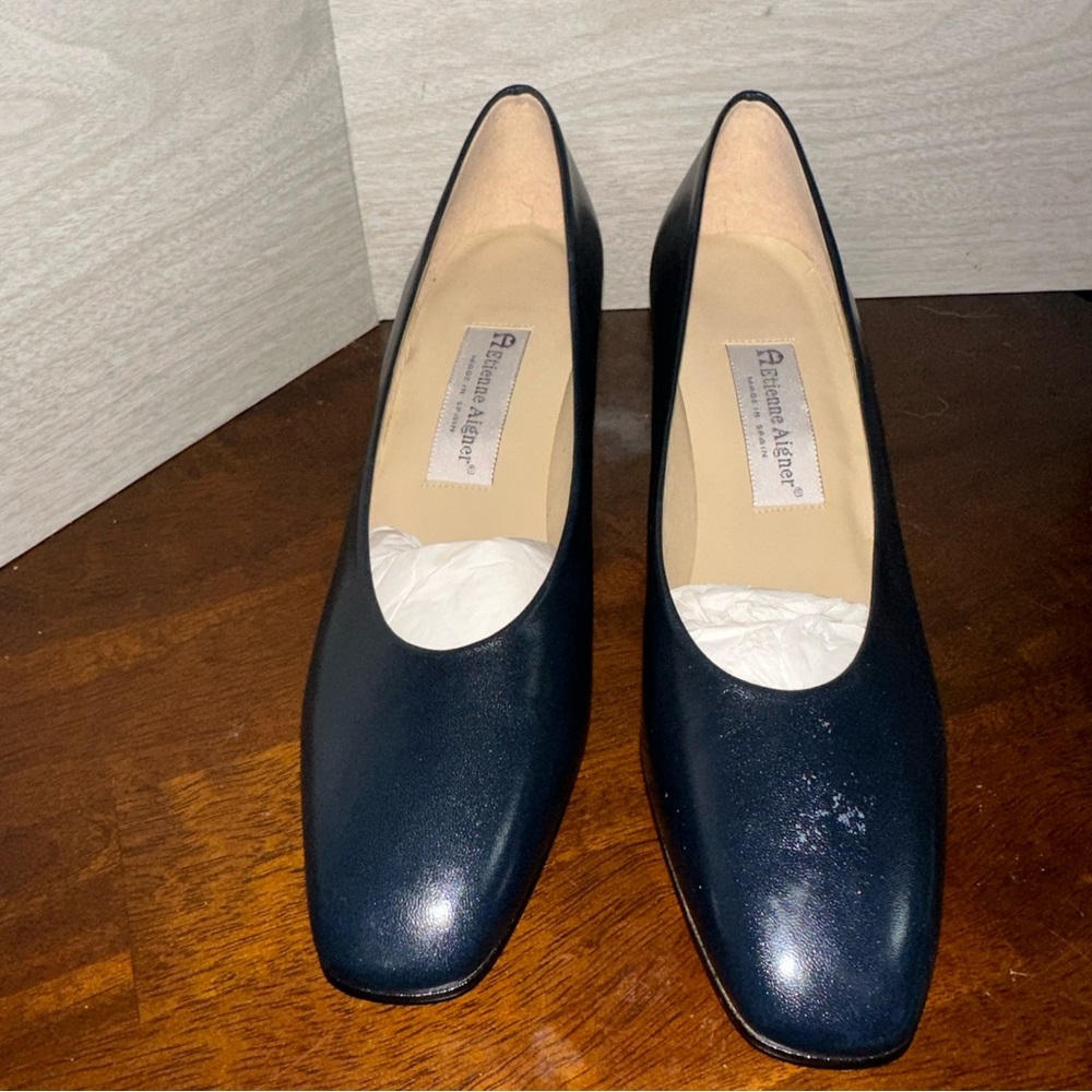ETIENNE AIGNER "DUBLIN" 9.5 NAVY BLUE PUMPS Spain - New Without Box
